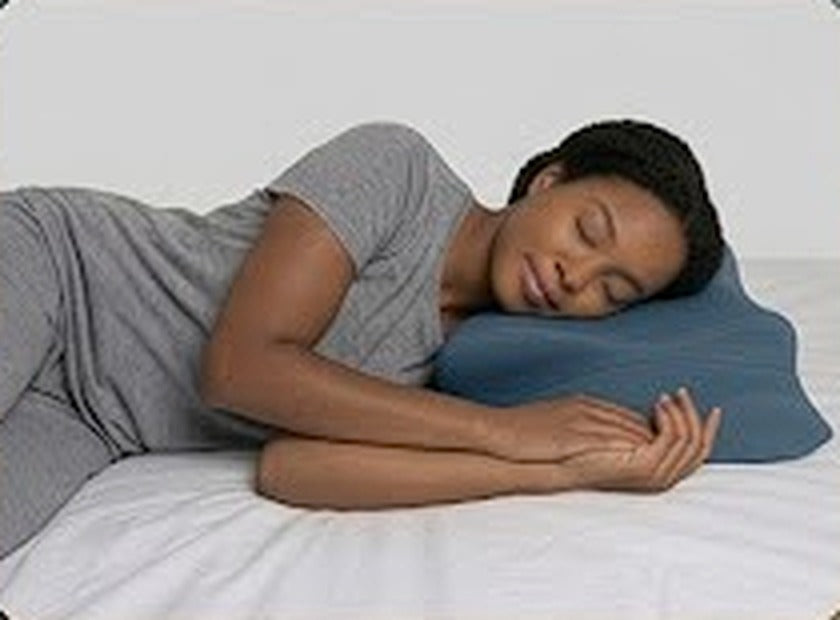 Dormeuse sur le côté avec le coussin SOVYA